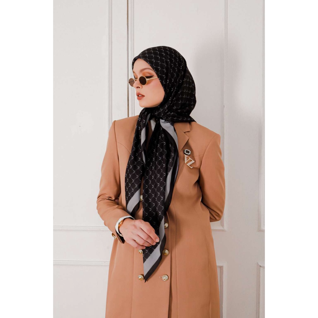 VIVI ZUBEDI New Monogram Scarf Black