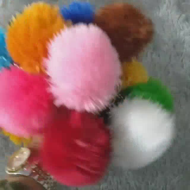 Gantungan Kunci Bulu Pom Pom Souvenir Gantungan Kunci Shopee Indonesia