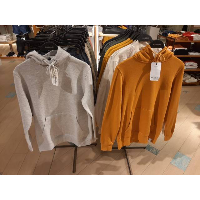 Hoodie basic Pull&Bear . Jastip