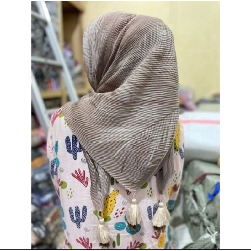 Segiempat plisket motif