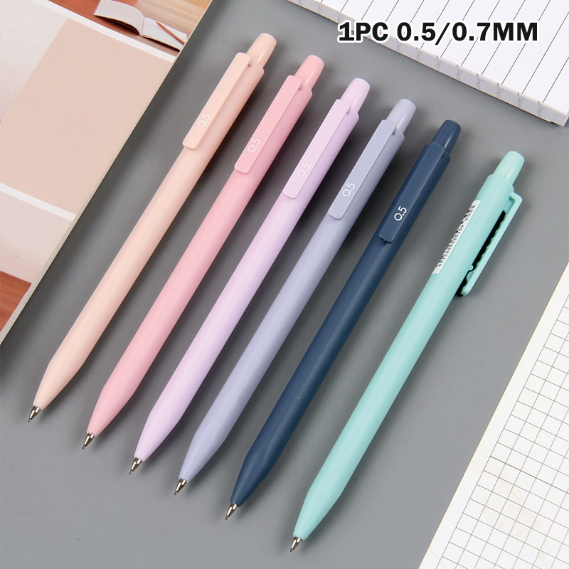 1pc Pensil Mekanik 0.5 / 0.7mm Bentuk Segitiga Untuk Koreksi Postur Tubuh Pelajar