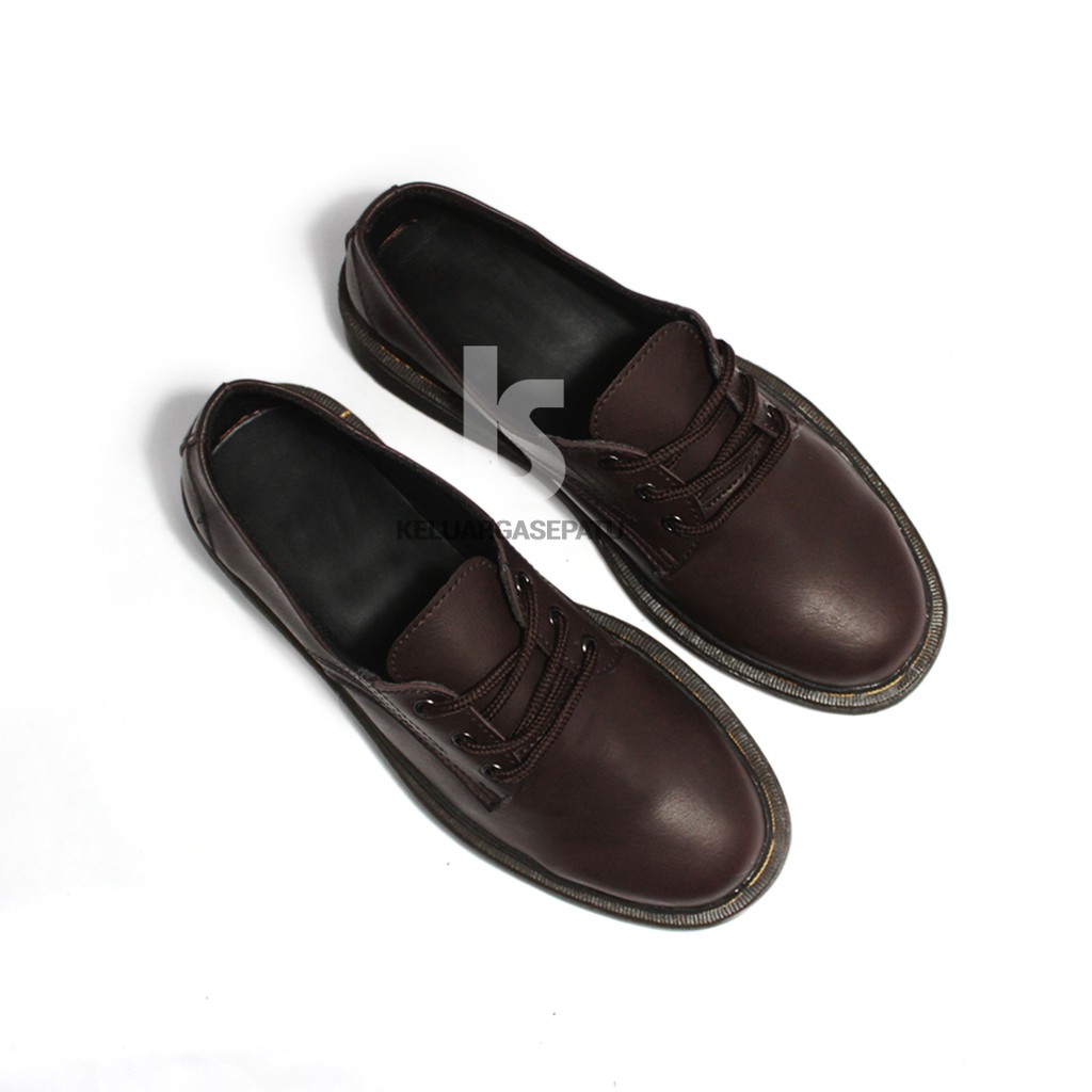 Sepatu kerja warna hitam sepatu boots dokmart sepatu dr.martens sepatu dokmart kulit