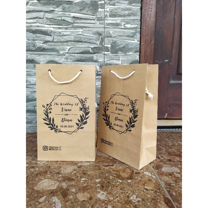 

Paperbag Wafer Polos / Sablon Ukuran 15x8x25