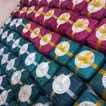 

[ Halodul ] Besek Hampers Warna Pita 20x20 Sepasang