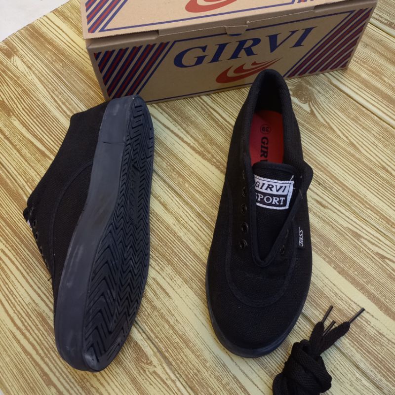 sepatu girvi jass hitam putih