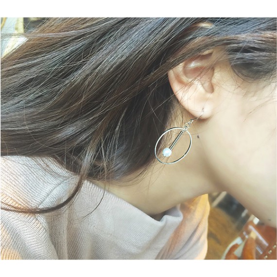 1 Pasang Anting Fashion Korea Model Hooks Bulat - E11
