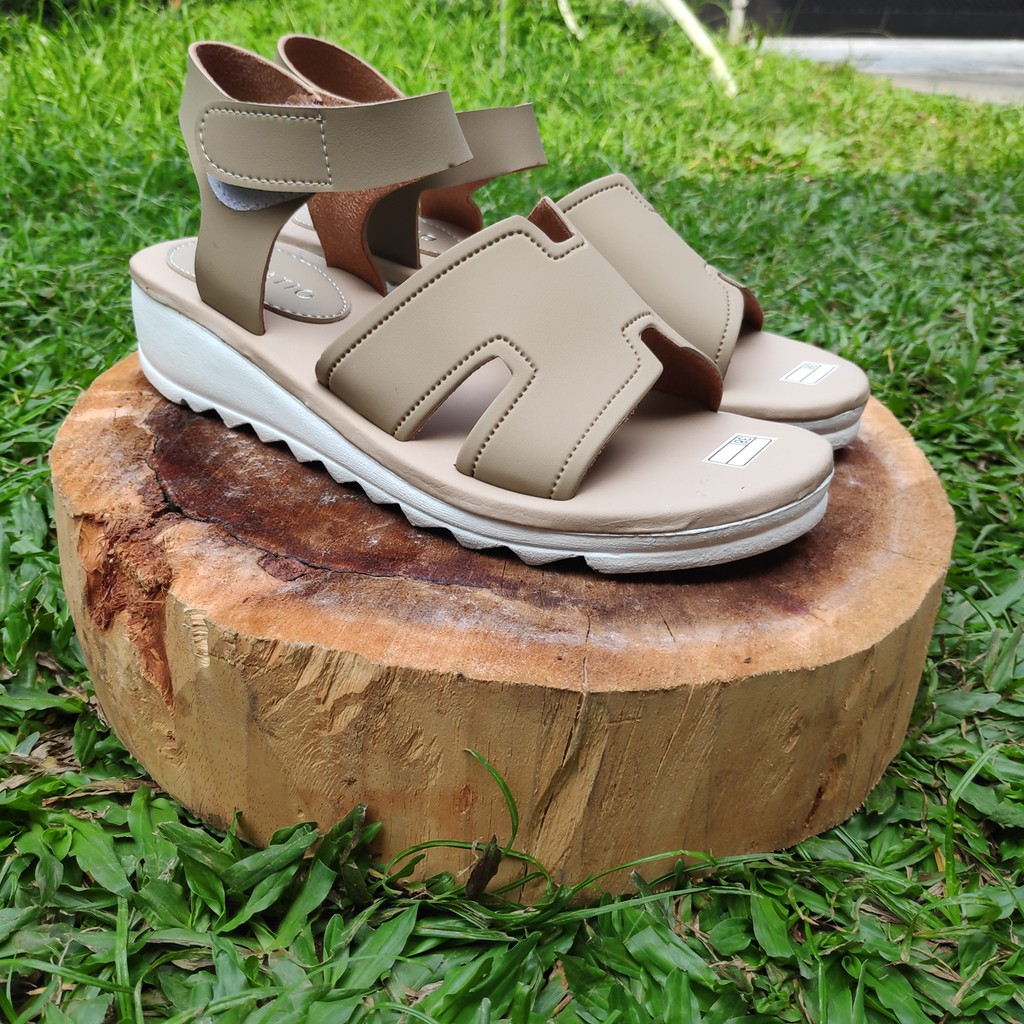 Wedges Wanita Tali Casual Slop H