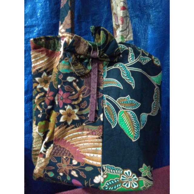 TAS BATIK PERCA DENGAN PITA 30 x 25 cm - HAND BAG WANITA HARGA MURAH SOUVENIR KHAS JOGJA