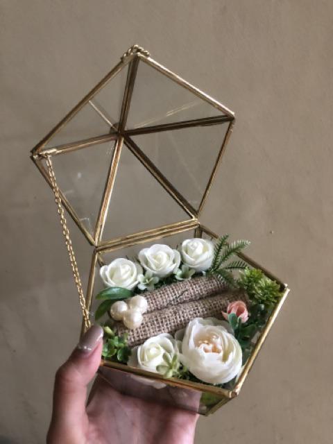 Tempat Cincin Terrarium