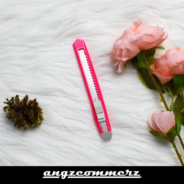 

Cutter Besar Kecil Tajam Kuat Awet Kater Pemotong Kertas Geser