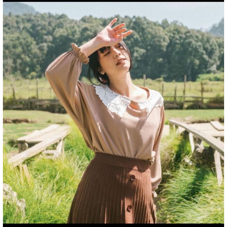 AMI BLOUSE BY LEVIORA