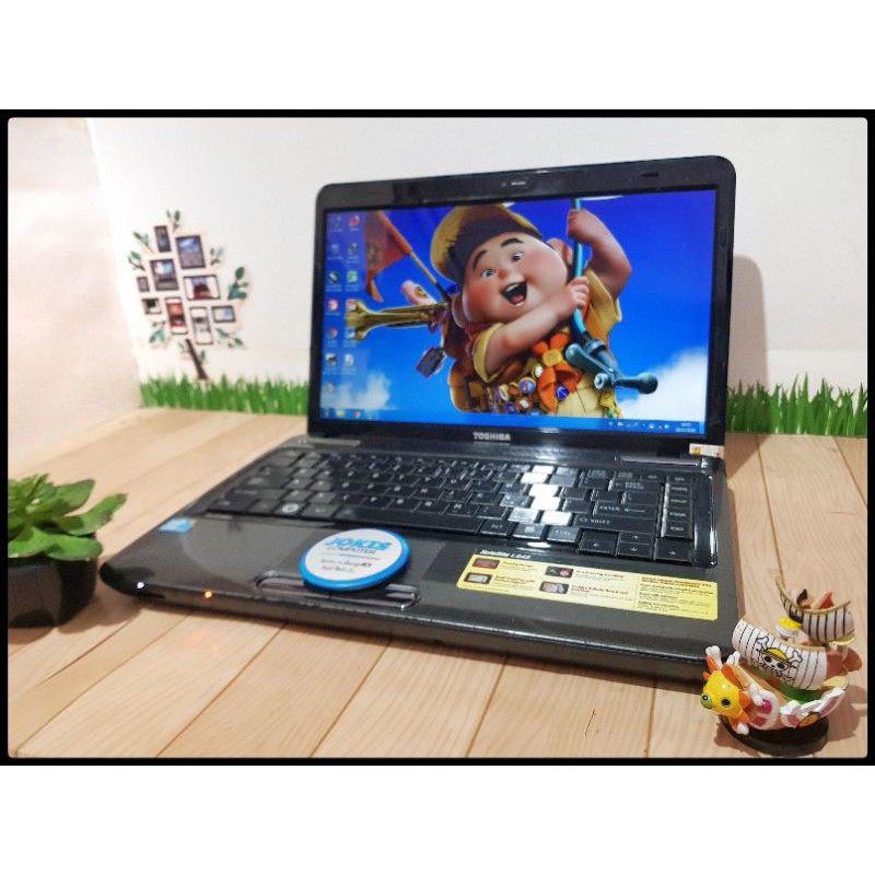 Laptop Toshiba Core i3 i7 Murah