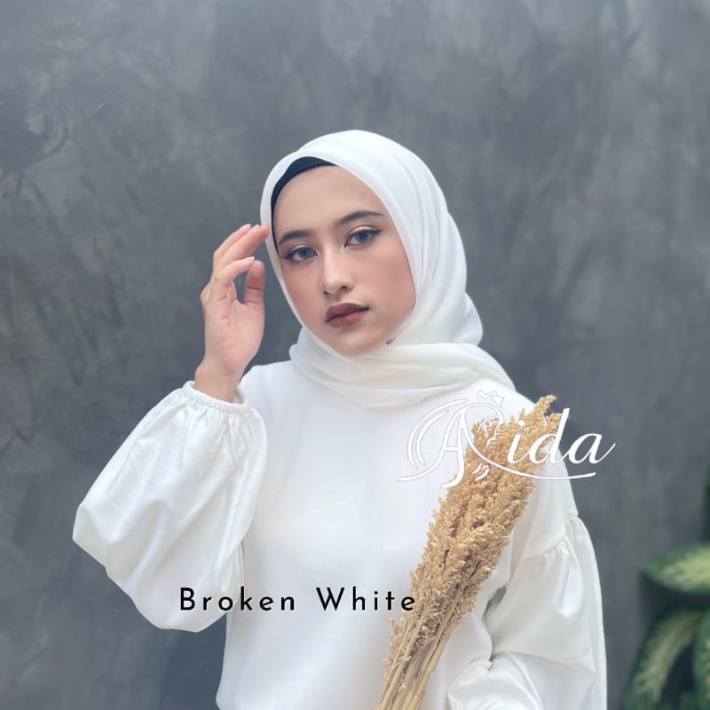 KHANSABATIK HIJAB SEGI EMPAT POLLYCOTTON BELLA SQUARE PREMIUM