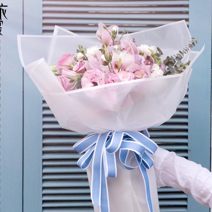 

HAPPY TIME KERTAS BUNGA (1 PACK = 20 LBR) WM BINGKAI/FLOWER WRAP/PEMBUNGKUS KERTAS WATERPROOF FLOWER WRAP
