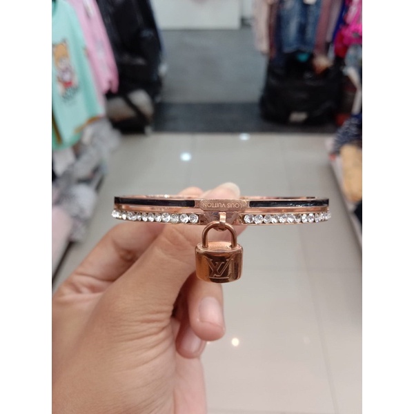 Gelang LV titanium