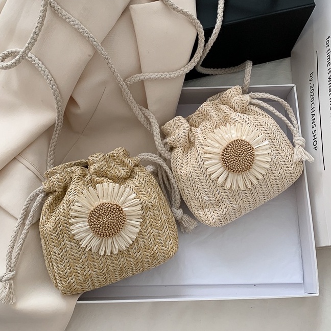 Tas Selempang Wanita Anyaman Jerami Bucket Serut Sling Bag Daisy