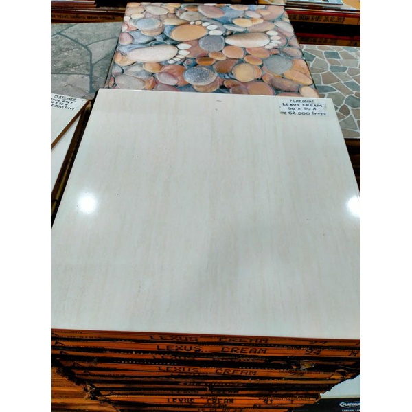 Keramik Lantai Platinum Lexus cream 50x50 kw3