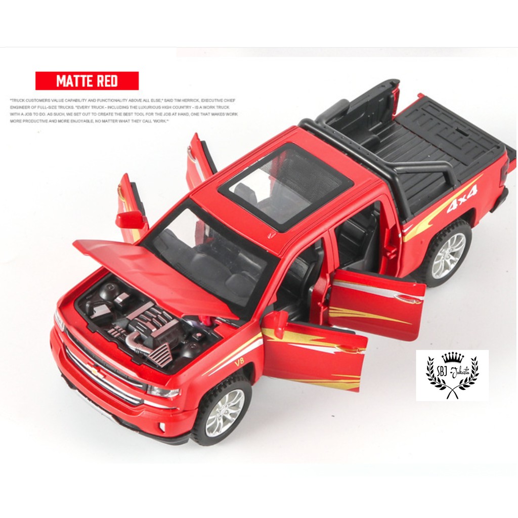 Diecast mobil Chevrolet Silverado 4x4 Metal Series Skala 1:32 Miniatur Mobil Koleksi Pajangan