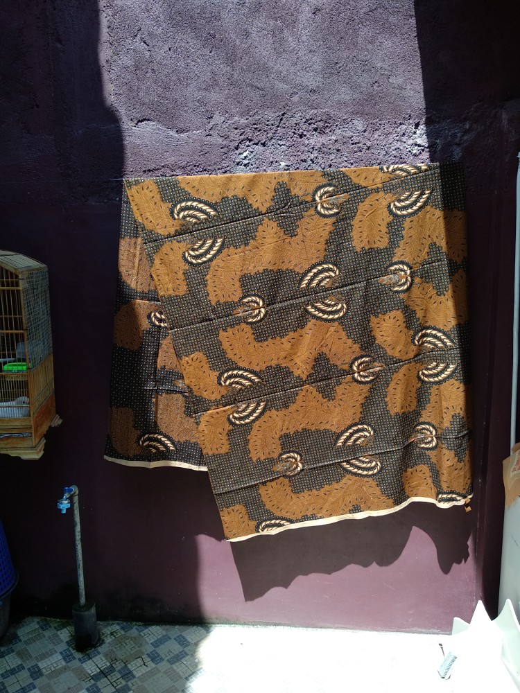 Kain Batik Solo Katun Halus Handprint Sogan Garuda Bokor Seri Saturnus 105.000