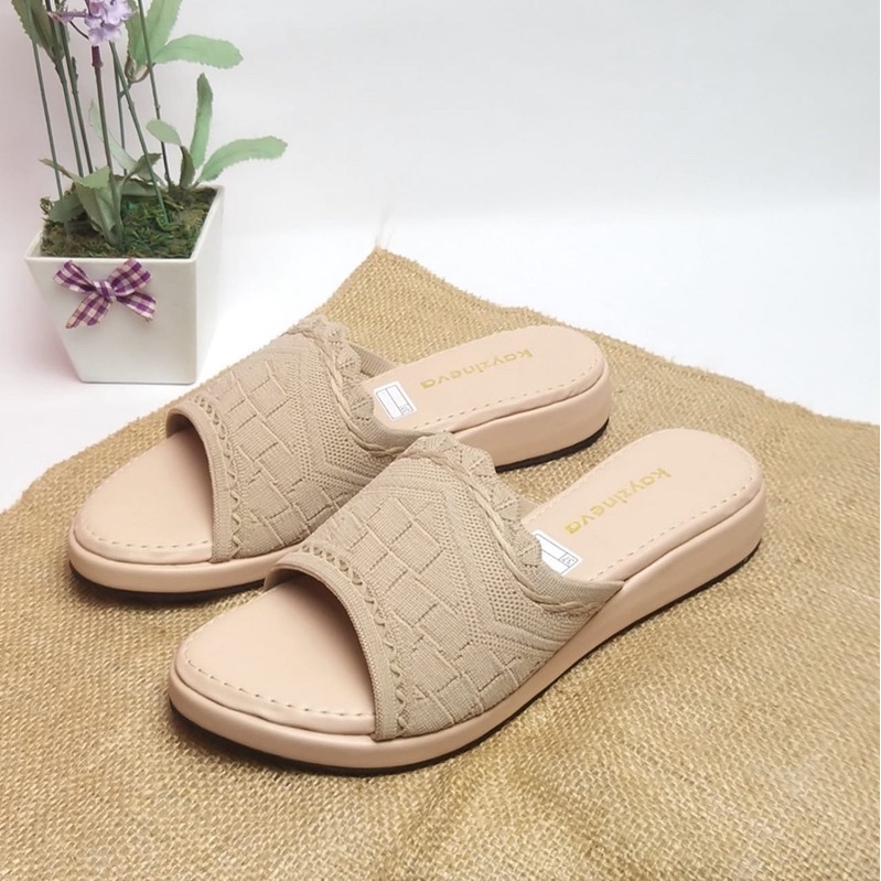 Sendal Plip Plop Wanita Upper Rajut Premium-Crem