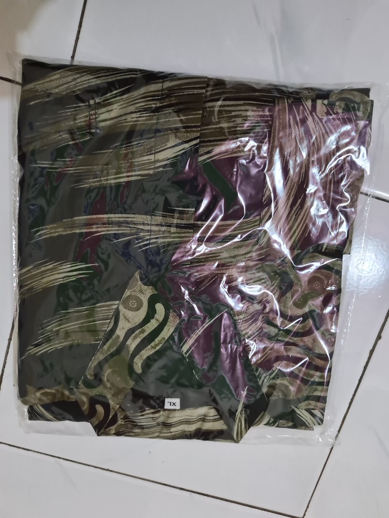 Hem Batik Solo Pria Lengan Panjang