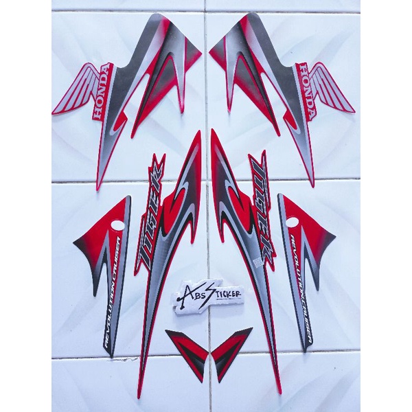 Striping tiger revo 2013 2012 bodi merah | stiker bodi motor tiger revo merah
