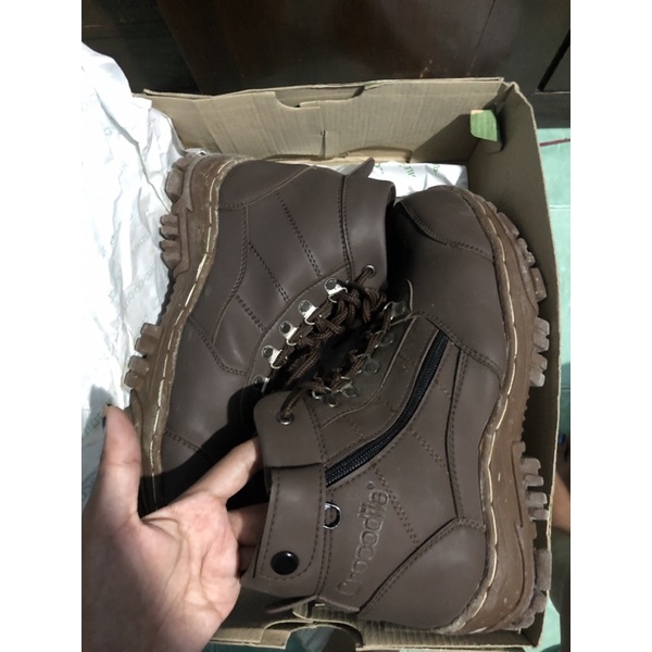 PRELOVED/NEW BOOTS CROCODILE KULIT COKLAT/TAMTAM RESLETING / PDL / GUNUNG