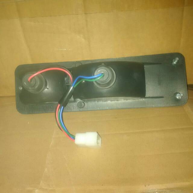 Lampu Stop/ Rem/ Belakang. Stop lamp Daihatsu F50 / F-50. Harga per set