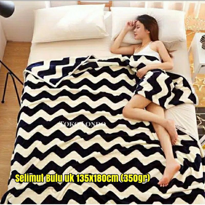 [TERMURAH] SELIMUT DEWASA Selimut Bulu Motif Garis2 Abstrak Bunga2 MMC Uk135x180 HALUS LEMBUT 350gr-Wave - Black