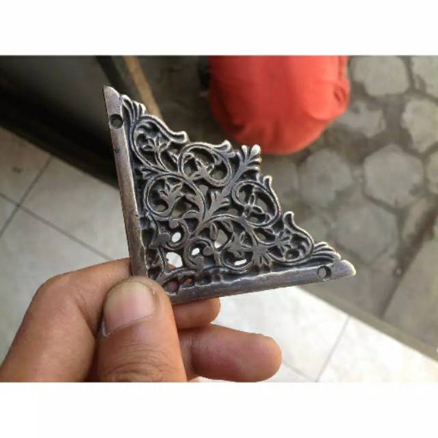 Siku / Ornamen Meja Lemari Pintu Rumah Kuningan Antik 6.5cm