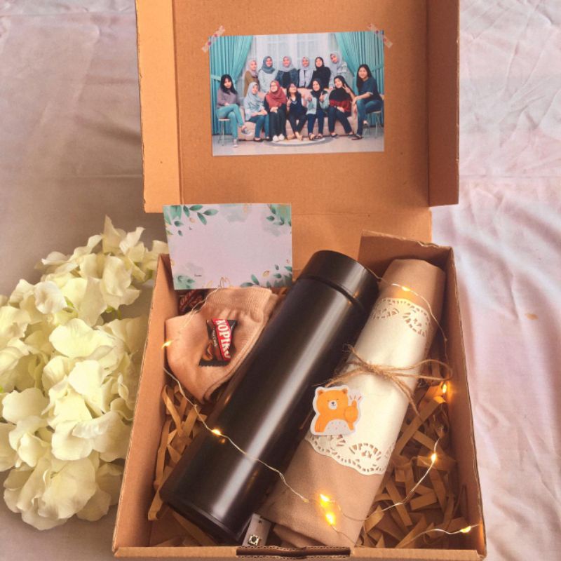 GIFT BOX CEWE/HADIAH ULANG TAHUN/BIRTHDAY GIFT BOX/HADIAH WISUDA