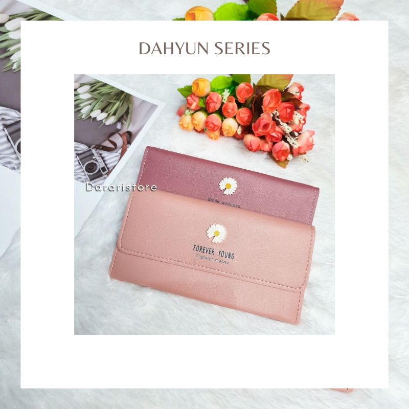 Hampers Dompet Dahyun  Dararistore, wallet korean style, gift box hadiah ulang tahun, wisuda dll