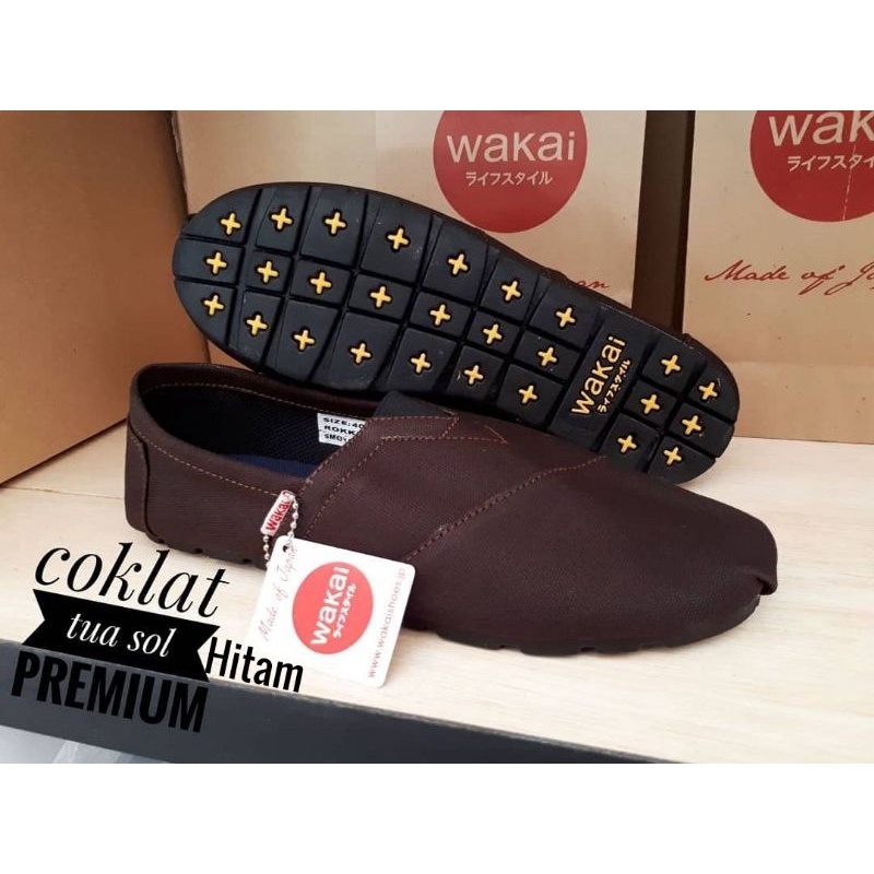 SEPATU SLIP ON PRIA WANITA WAKAI COKLAT TUA TERBARU