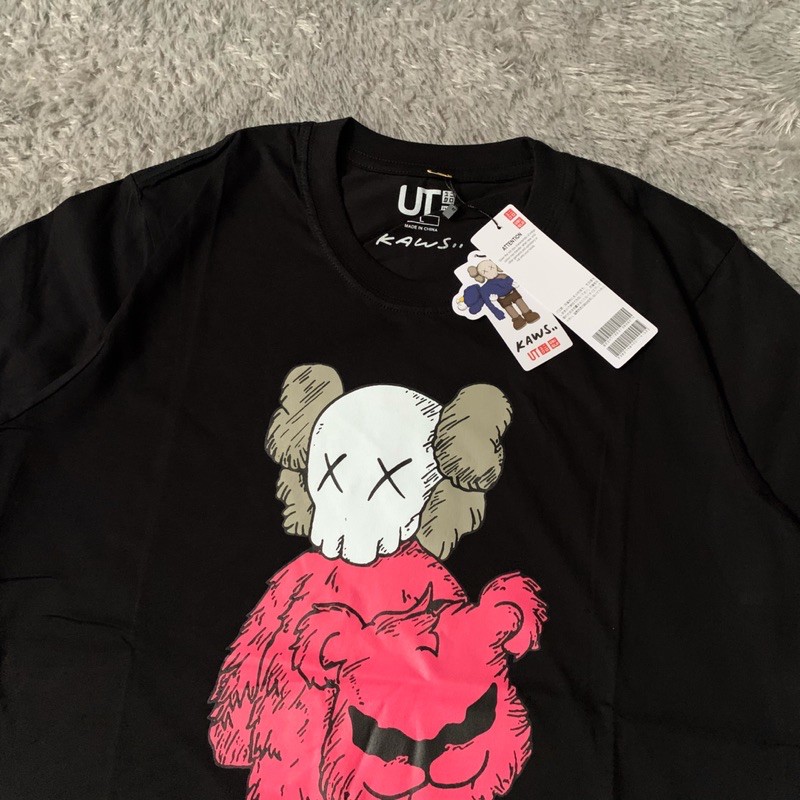 Kaos Tshirt Uniqlo X Kaws Mask Pink Fulltag