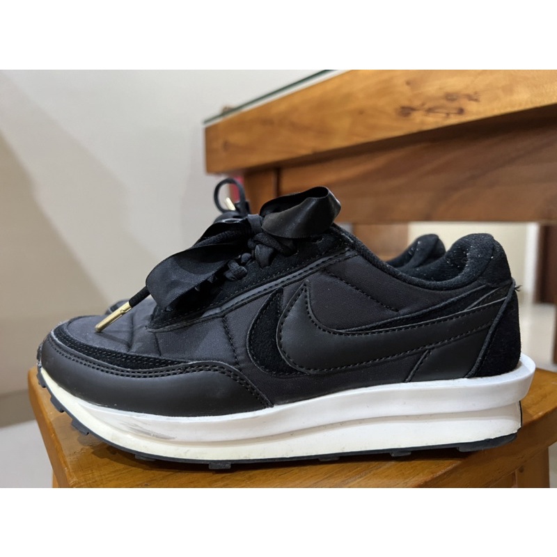 sepatu nike sacai