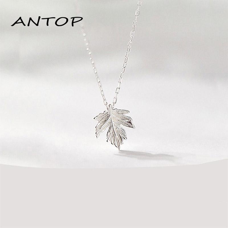 Kalung Dengan Liontin Daun Maple Untuk Wanita