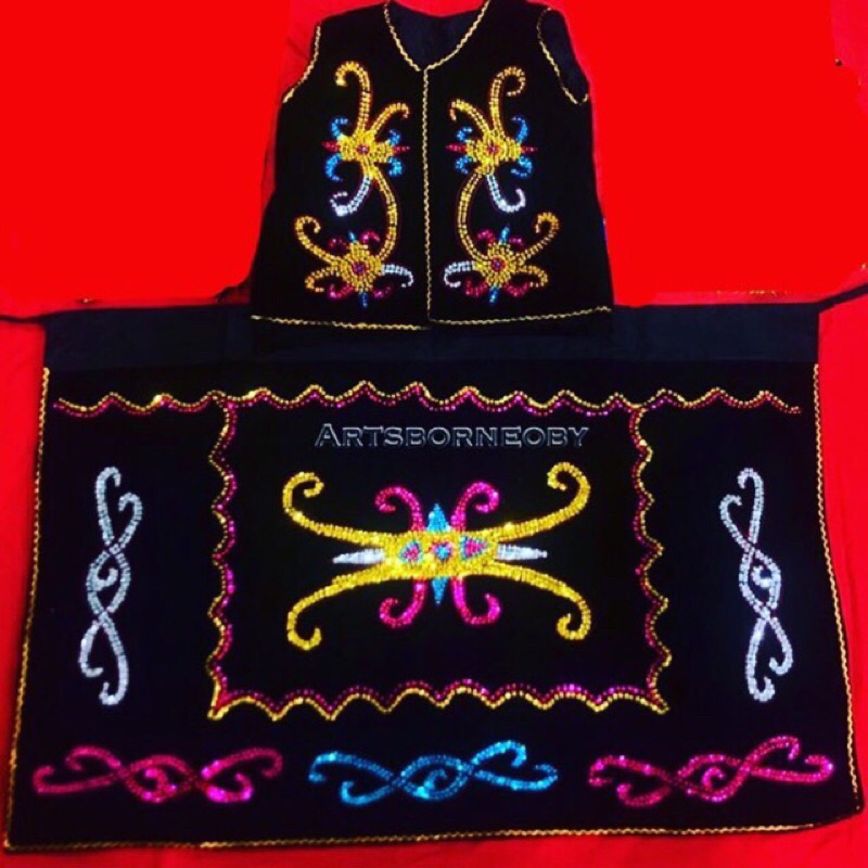 BAJU DAYAK PEREMPUAN SMP USIA 12-15 TAHUN