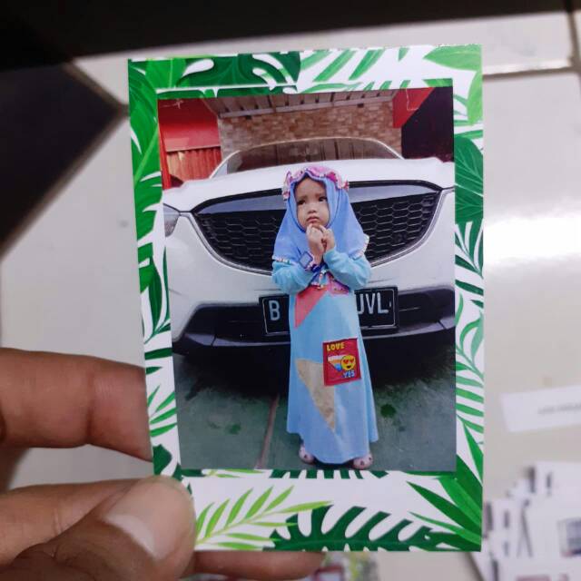Cetak Foto Polaroid tambah background