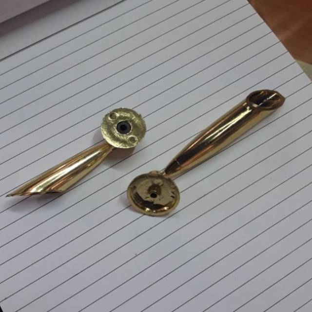 

Socket dudukan holder pen pensil metal