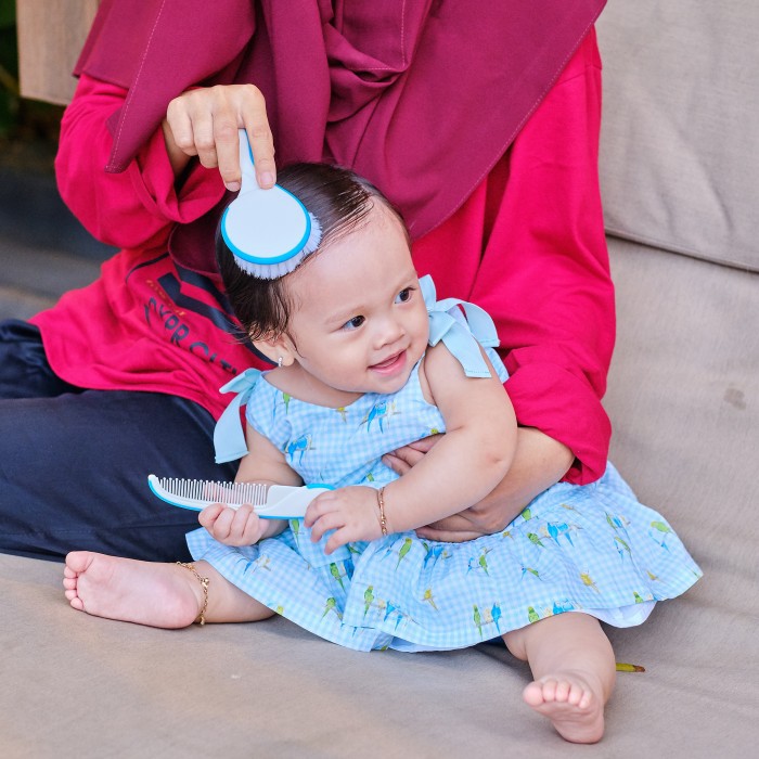 LITTLE BABY COMB AND BRUSH SET