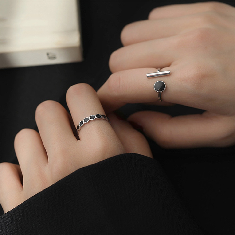 Cincin Model Terbuka Adjustable Desain Geometri Warna Hitam Gaya Korea Untuk Wanita