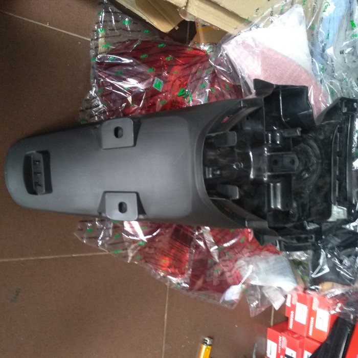 spakbor belakang scoopy FI 2013-2016