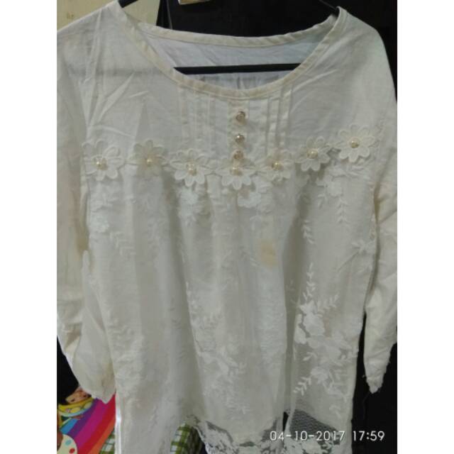 Blus putih