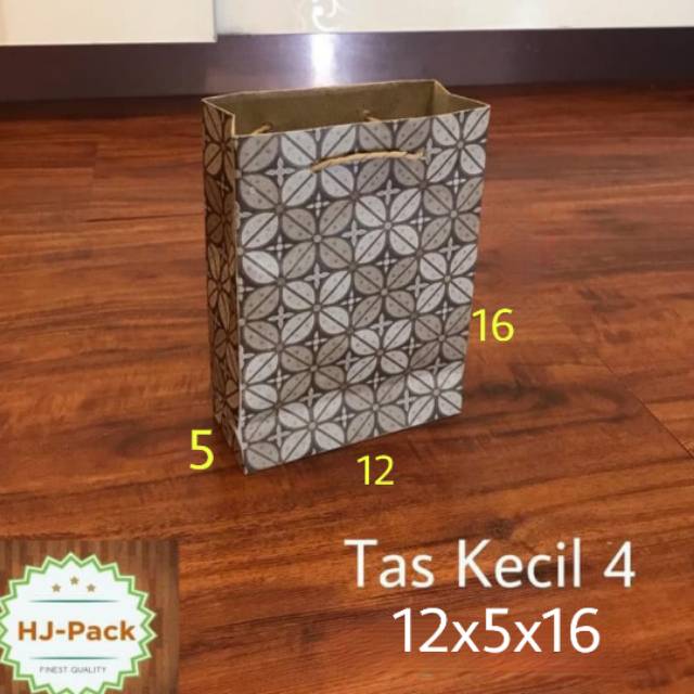 

Paperbag Pembelian min 20pcs/ kelipatan 20pcs Paperbag Tas Kecil 4 12x5x16 Tas Kertas Paper Bag Goodie Bah Shoppoing Souvenir