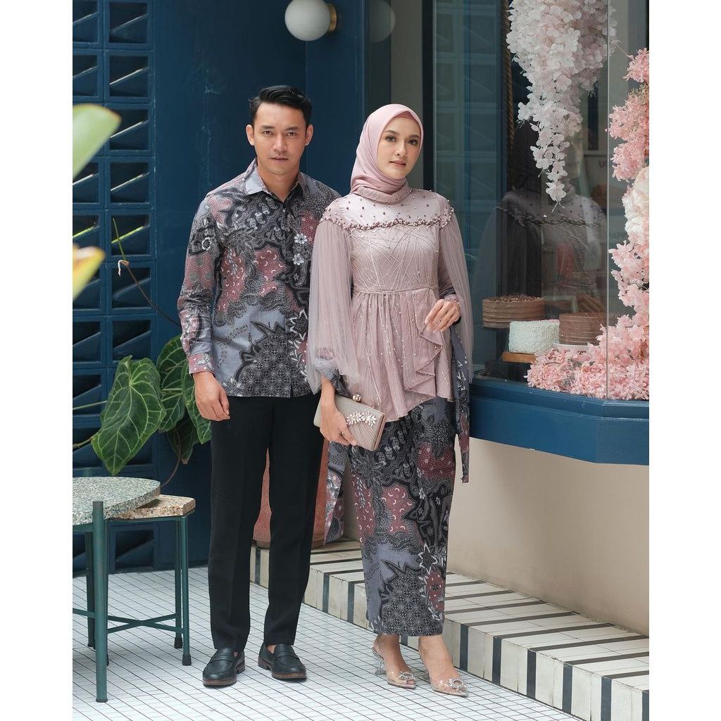 Batik Couple Kebaya Modern Kebaya Tunangan Lamaran Baju Wisuda Batik Brukat Terbaru couple kebaya brokat