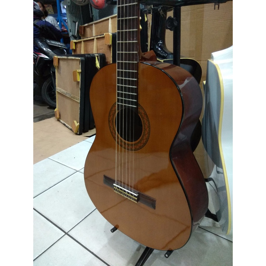 Gitar Classic Merk Yamaha Tipe C315 Senar Nylon Warna Coklat Trusrod Jakarta Murah