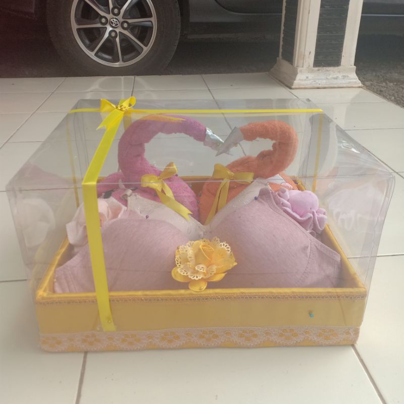 Hantaran Parsel Isi pakaian Dalam