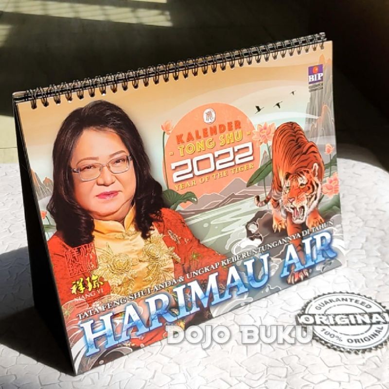 Buku Kalender Tong Shu 2022 Harimau Air by Adhi Pannacatta ( Xiang Yi