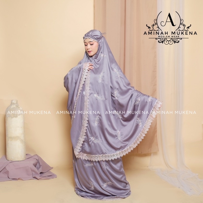 Mukena Dewasa Silky Bordir Mewah Merak Renda Alesya