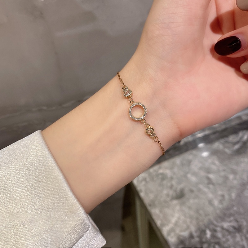 Gelang Tangan Rantai Titanium Steel Gaya Korea / Jepang Dengan Liontin Geometri Aksen Zircon Untuk Wanita 2021